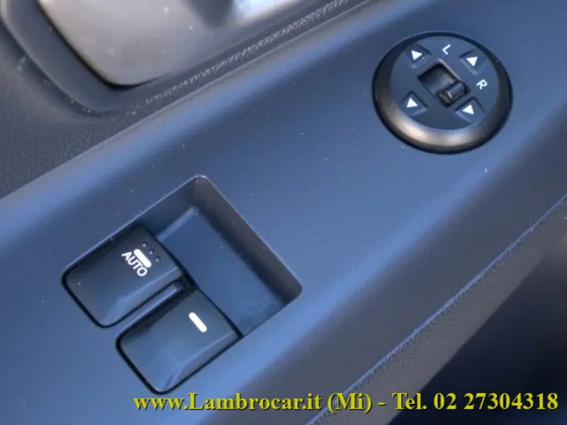 Kia Rio usata a Milano (9)