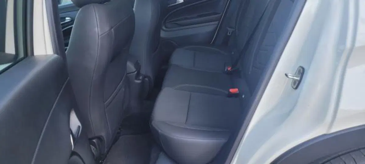 Jeep Avenger usata a Napoli (7)