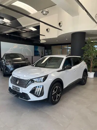 Peugeot 2008 1.2 turbo Allure 100cv nuova a Olbia