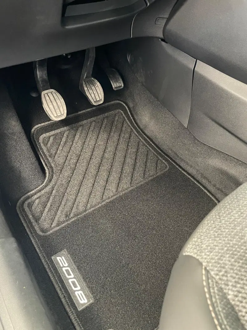 Peugeot 2008 nuova a Sassari (11)