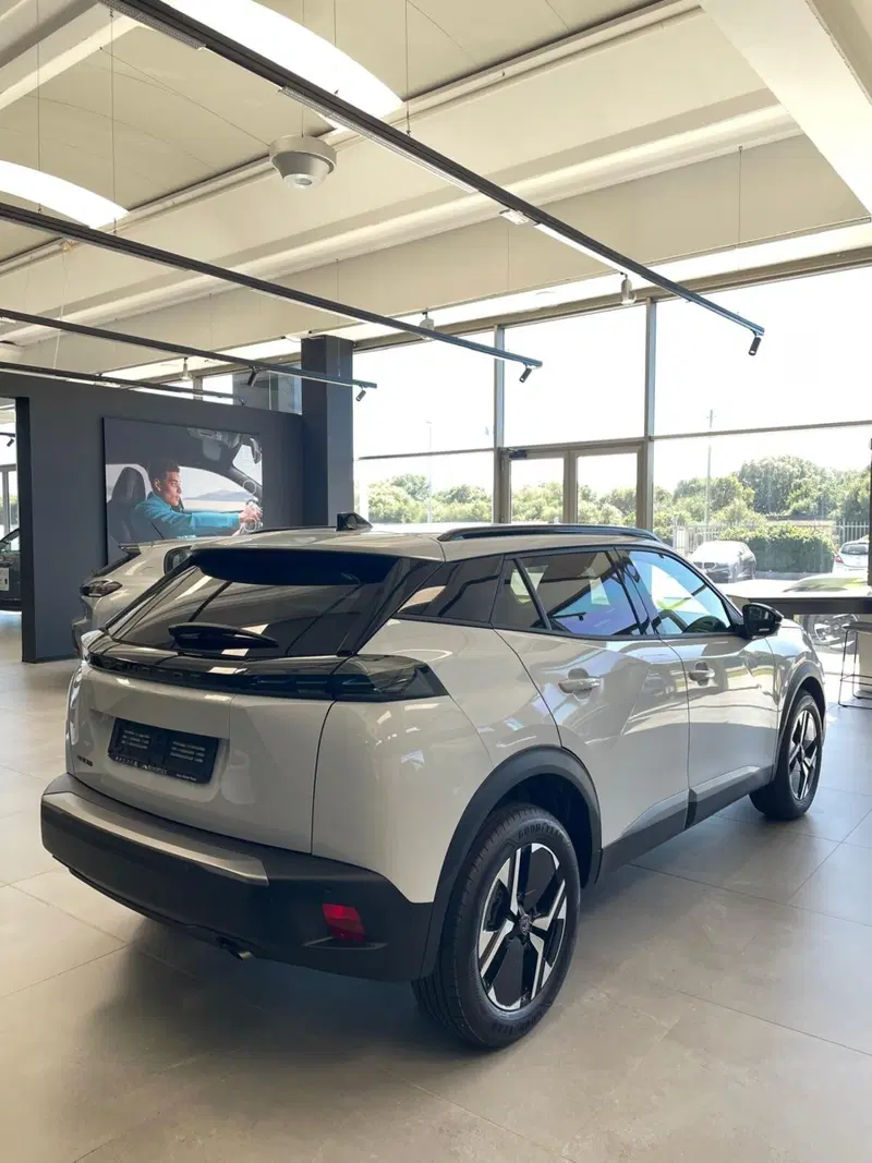Peugeot 2008 nuova a Sassari (5)