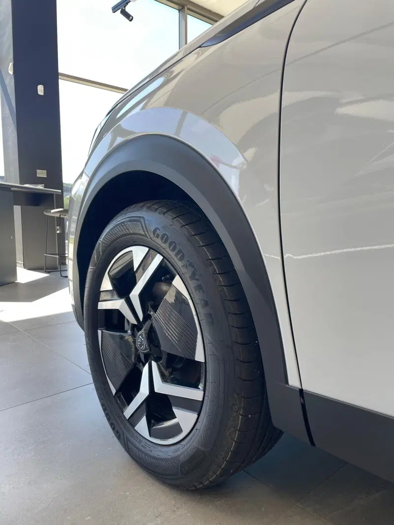 Peugeot 2008 nuova a Sassari (9)
