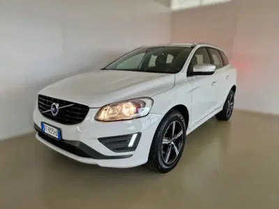 Volvo XC60 D3 Geartronic R-design del 2016 usata a Modena