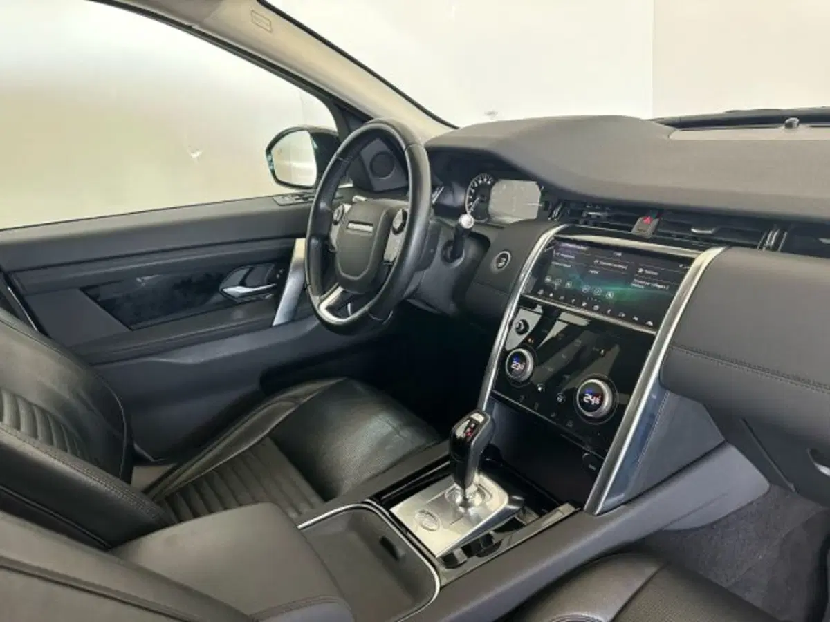 Land Rover Discovery Sport usata a Modena (9)