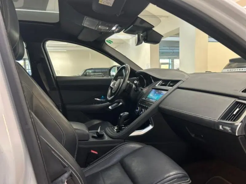 Jaguar E-Pace usata a Modena (3)