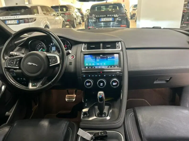 Jaguar E-Pace usata a Modena (4)