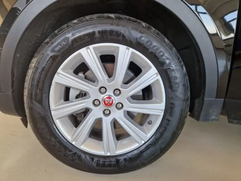 Jaguar E-Pace usata a Modena (9)