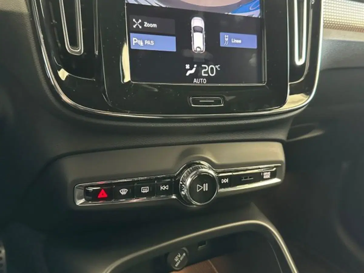 Volvo XC40 usata a Modena (18)