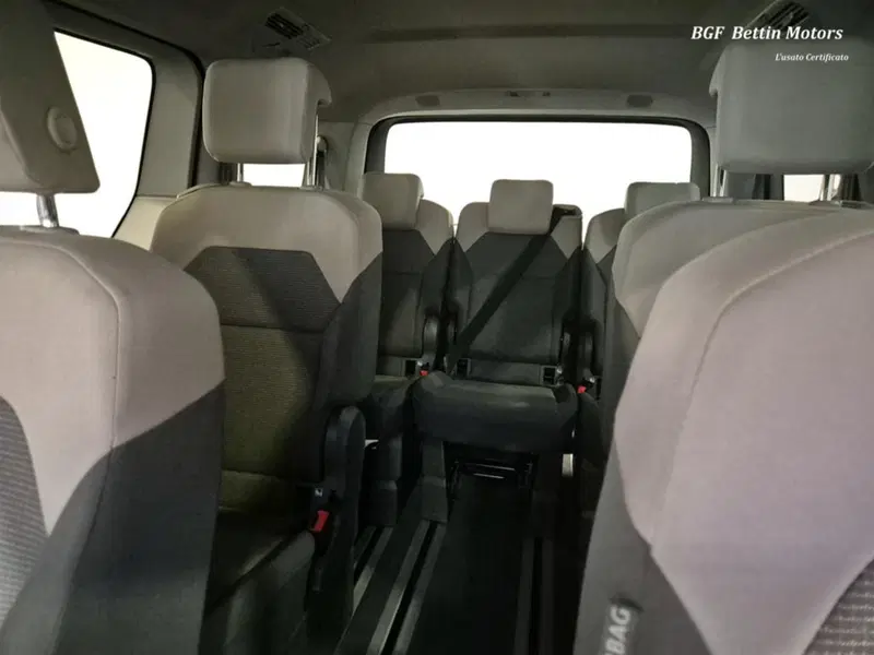 Volkswagen Multivan usata a Padova (11)