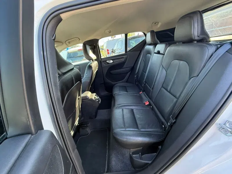 Volvo XC40 usata a Firenze (11)