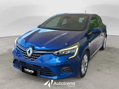Renault Clio Full Hybrid E-Tech 140 CV 5 porte Intens del 2022 usata a Bari