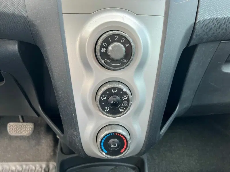 Toyota Yaris usata a Sondrio (12)