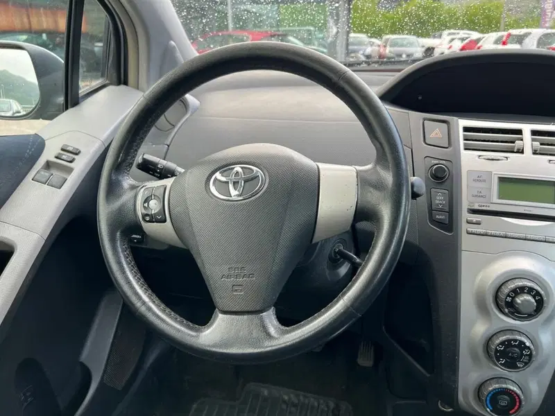 Toyota Yaris usata a Sondrio (13)