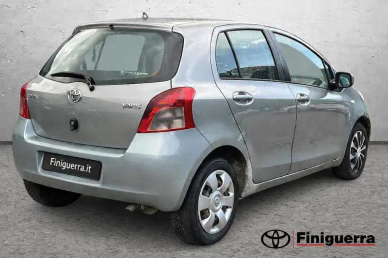 Toyota Yaris usata a Sondrio (4)
