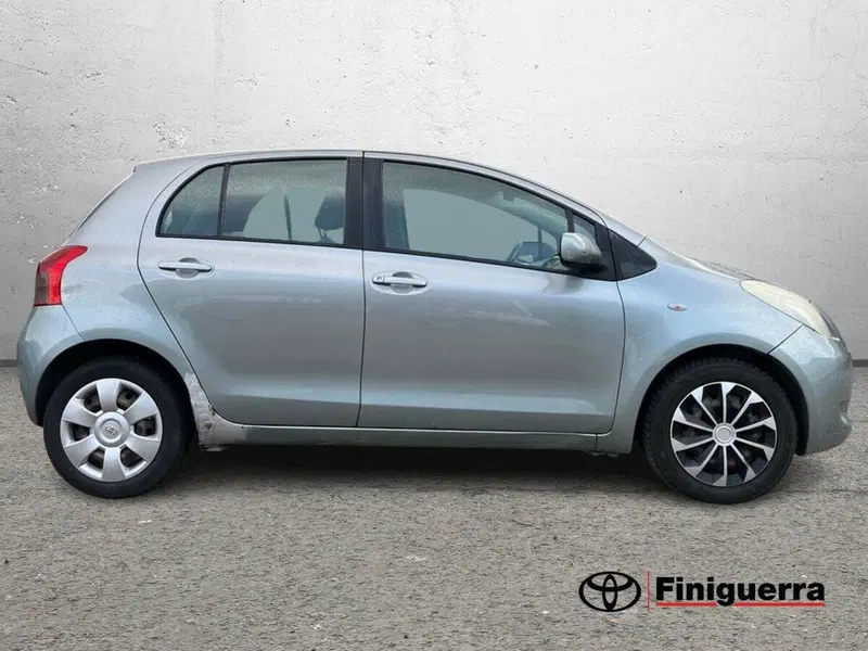 Toyota Yaris usata a Sondrio (5)