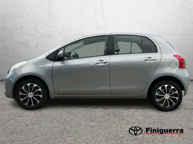 Toyota Yaris usata a Sondrio (6)