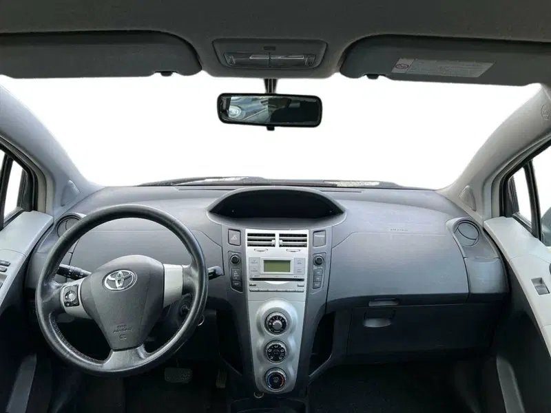 Toyota Yaris usata a Sondrio (8)