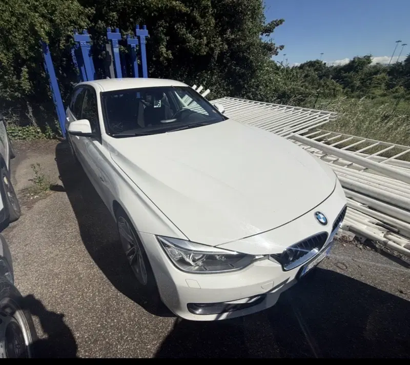 BMW Serie 3 Touring usata a Piacenza