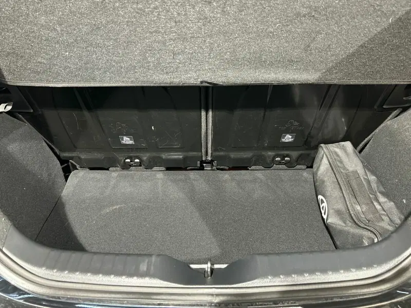 Toyota Aygo X usata a Lecco (13)