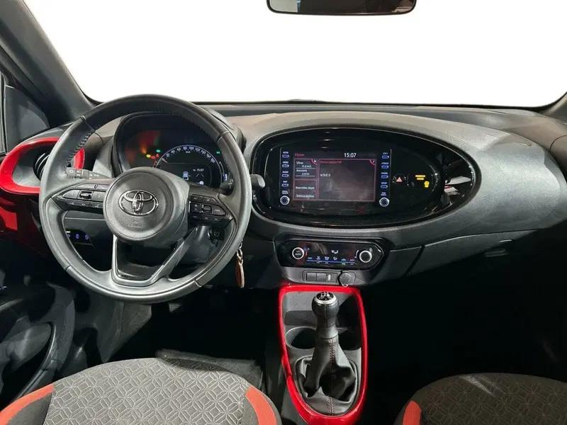 Toyota Aygo X usata a Lecco (9)