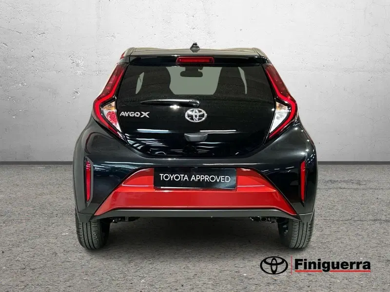 Toyota Aygo X usata a Lecco (4)