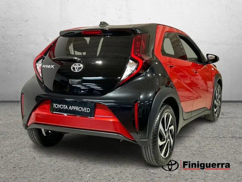 Toyota Aygo X usata a Lecco (5)