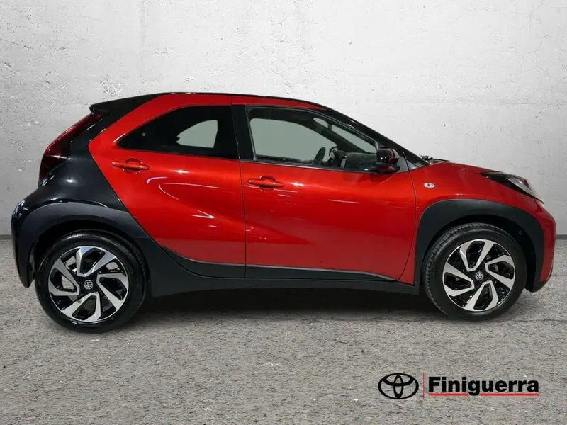 Toyota Aygo X usata a Lecco (6)