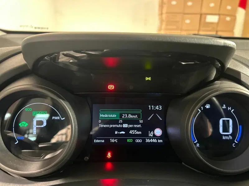 Toyota Yaris usata a Lecco (9)