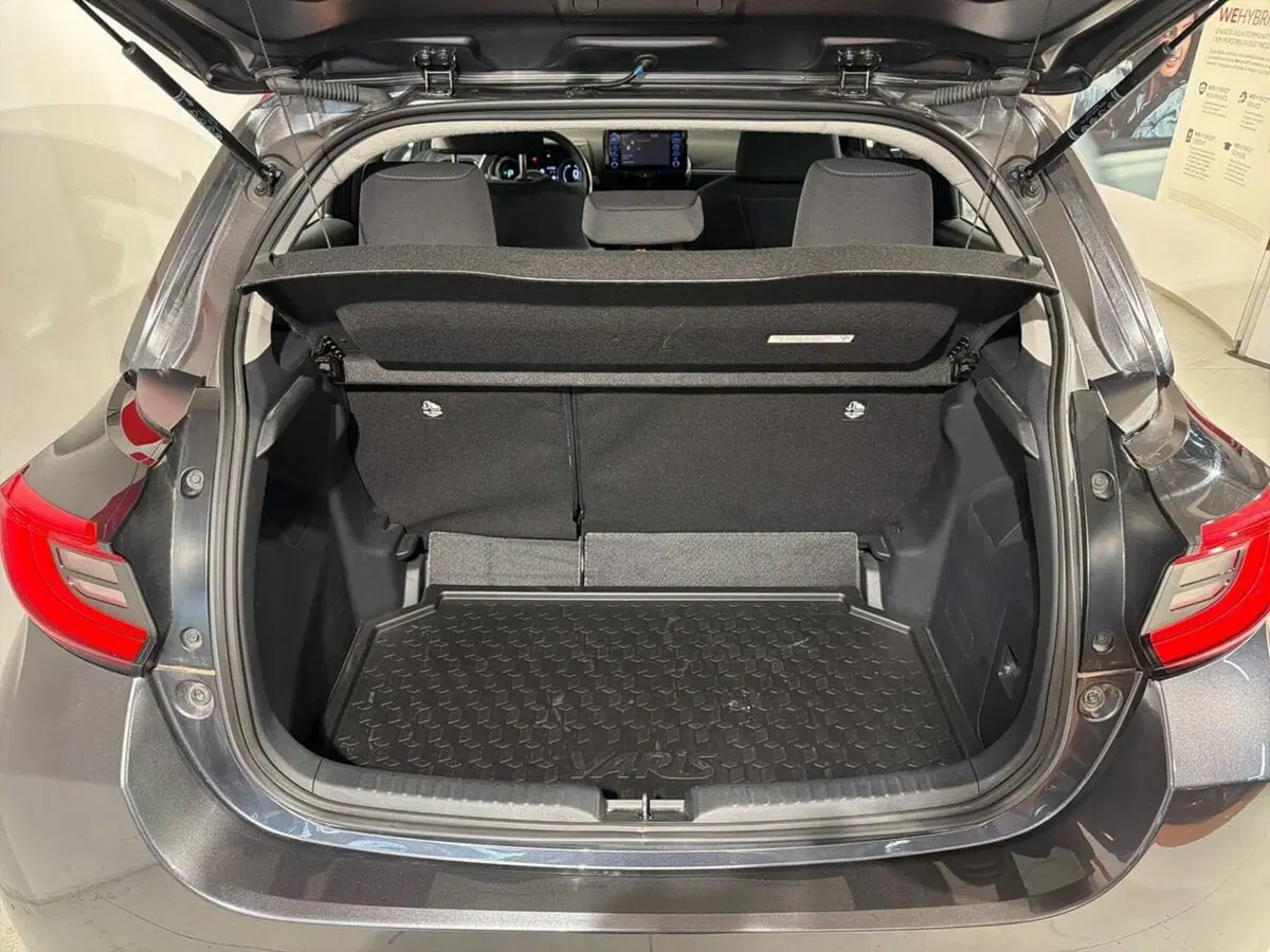 Toyota Yaris usata a Lecco (12)