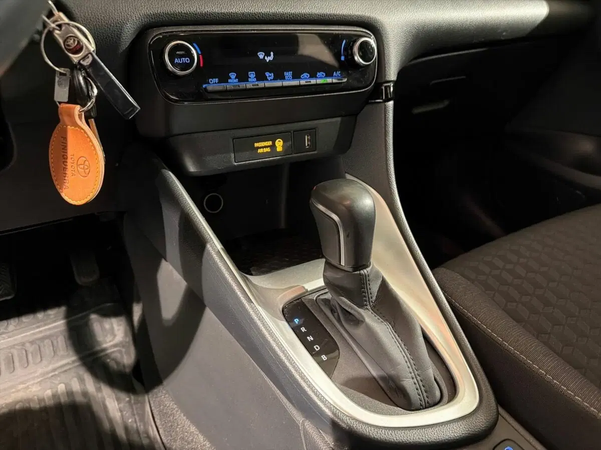 Toyota Yaris usata a Lecco (14)