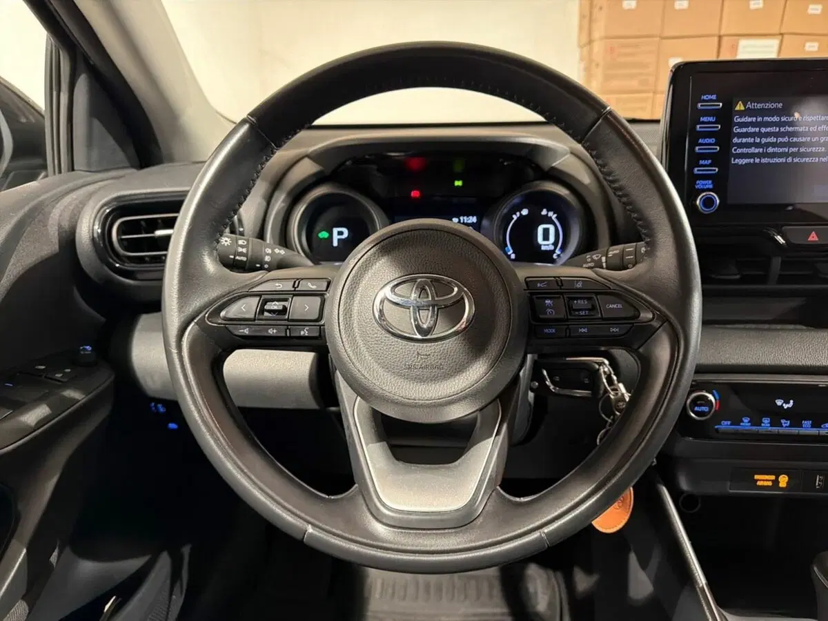 Toyota Yaris usata a Lecco (15)