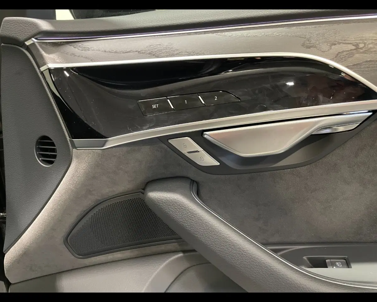 Audi A8 usata a Treviso (11)