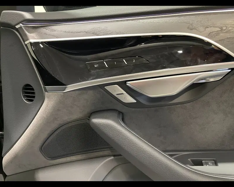 Audi A8 usata a Treviso (11)