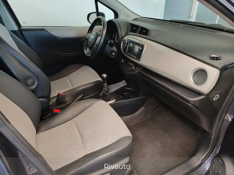 Toyota Yaris usata a Como (7)