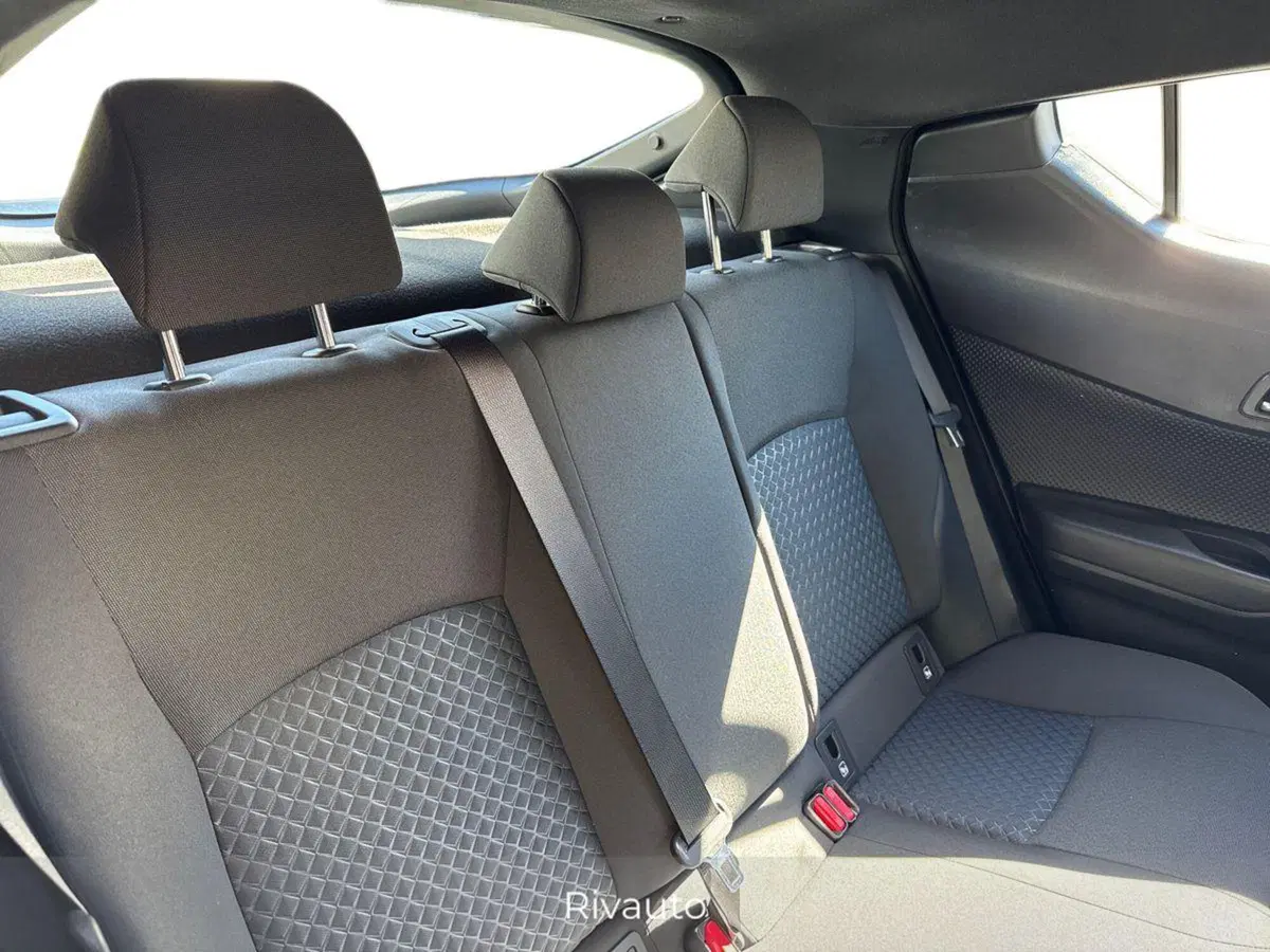 Toyota Toyota C-HR usata a Como (11)