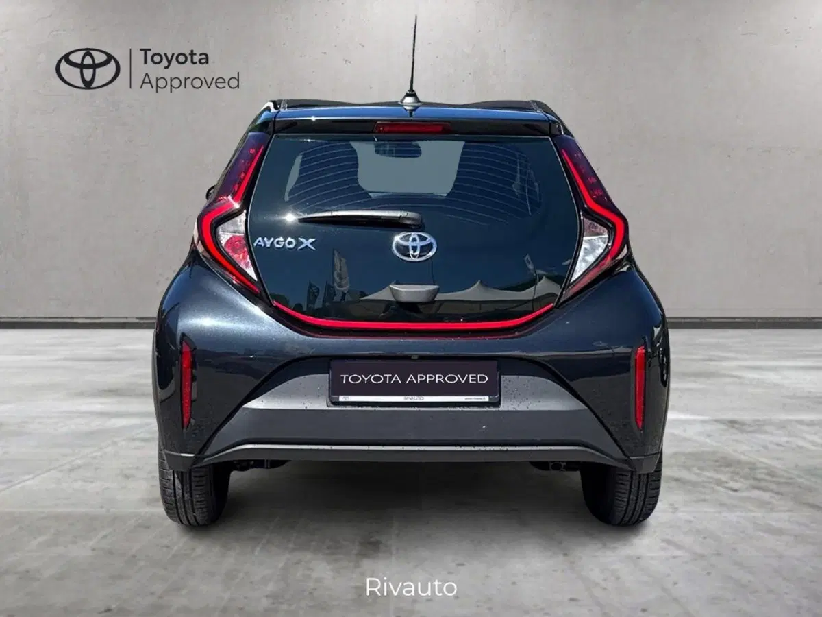 Toyota Aygo X usata a Como (12)