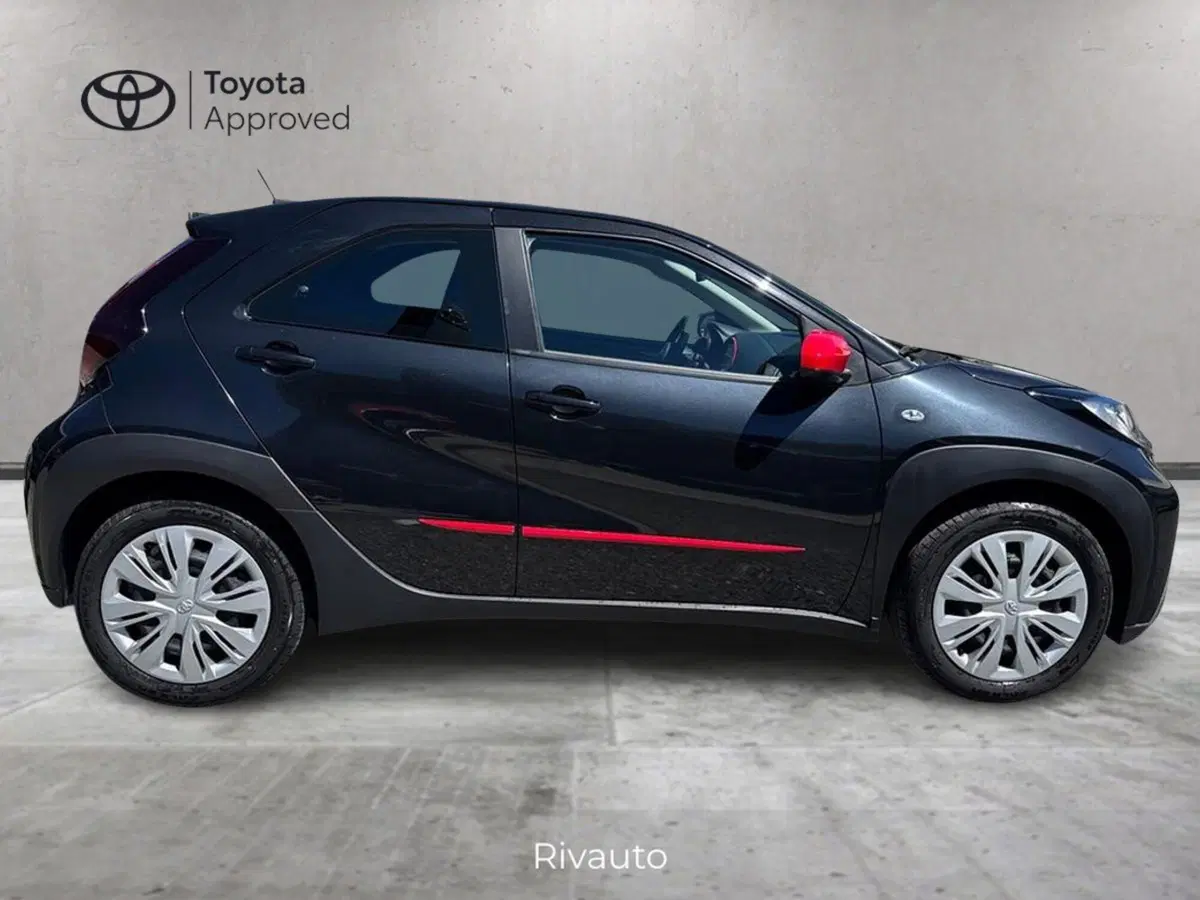 Toyota Aygo X usata a Como (4)