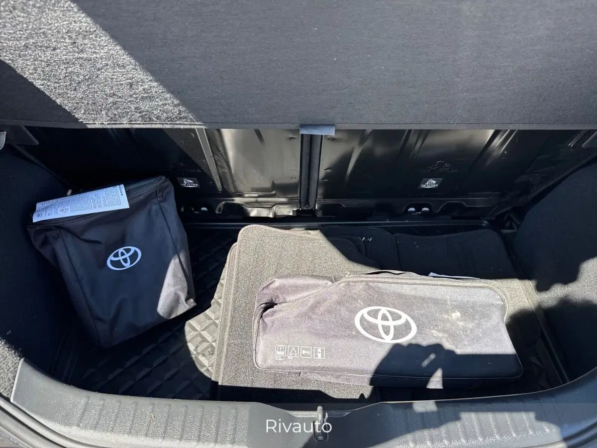 Toyota Aygo X usata a Como (6)