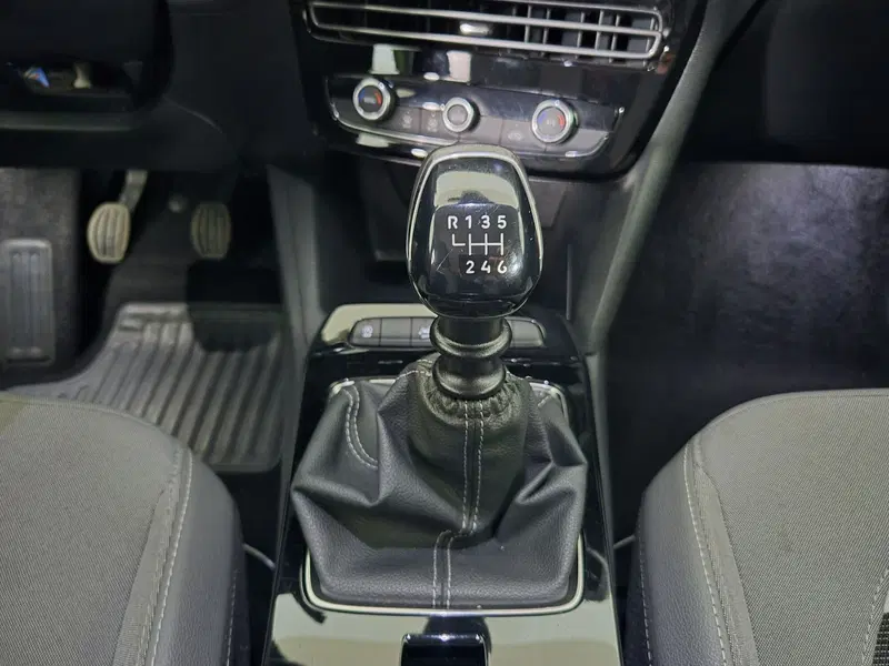 Opel Mokka usata a Torino (11)