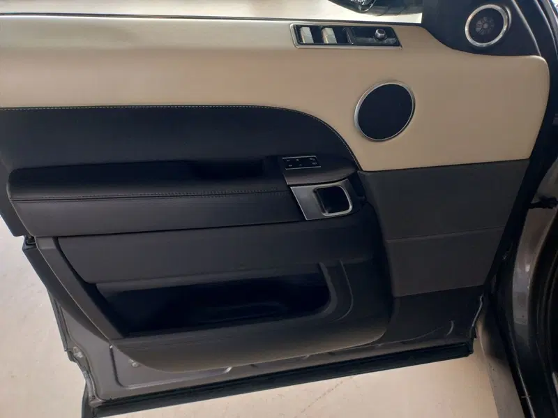 Land Rover Range Rover Sport usata a Torino (19)