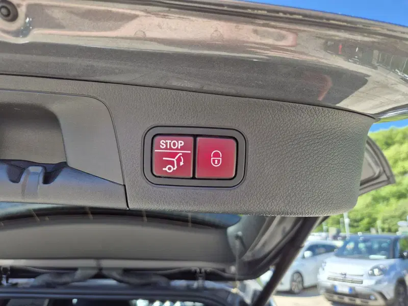 Mercedes-Benz GLA SUV usata  (16)