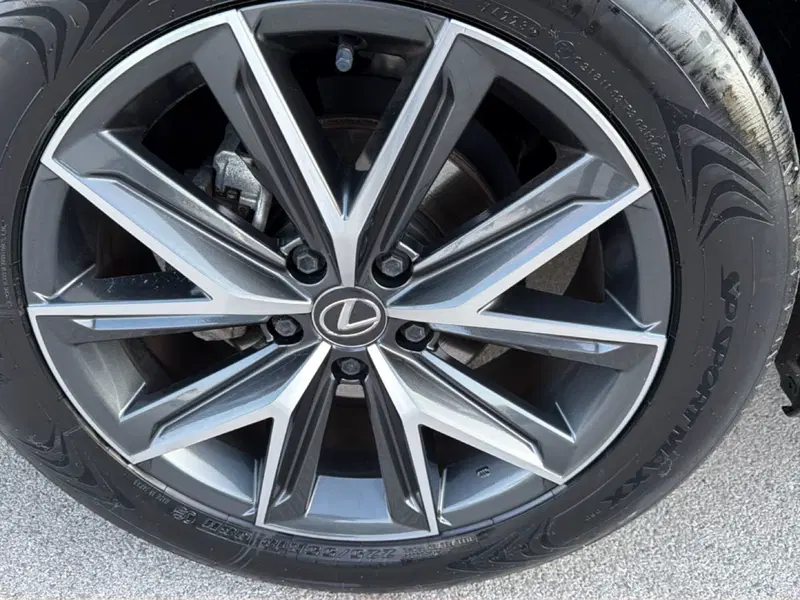 Lexus LBX usata a Catania (4)