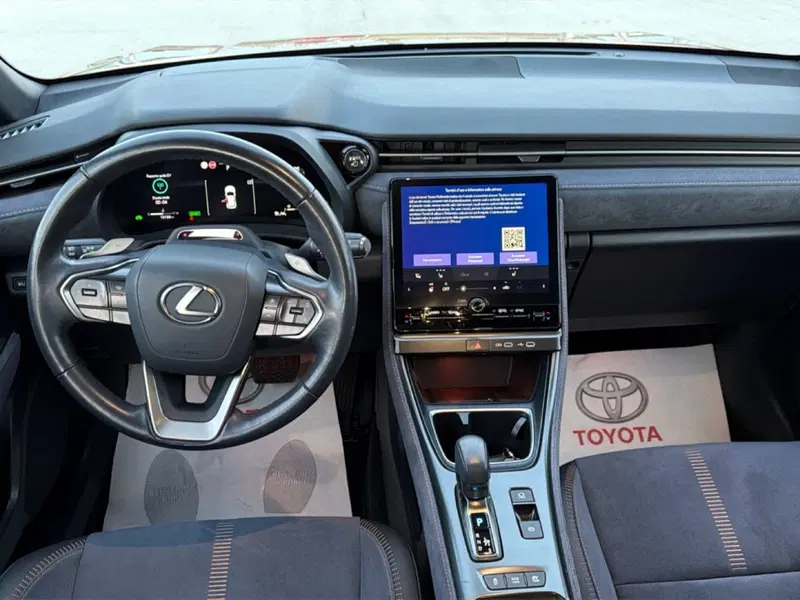 Lexus LBX usata a Catania (8)