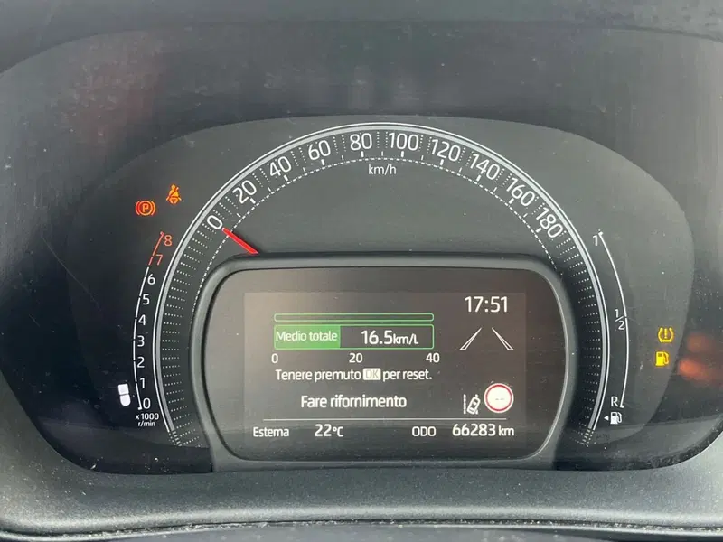 Toyota Aygo X usata a Ragusa (9)