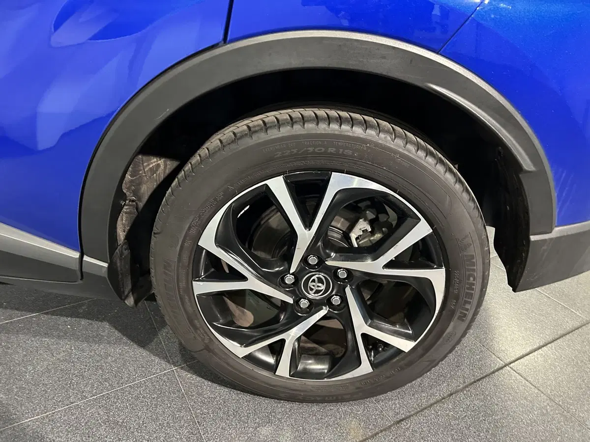 Toyota Toyota C-HR usata a Milano (14)