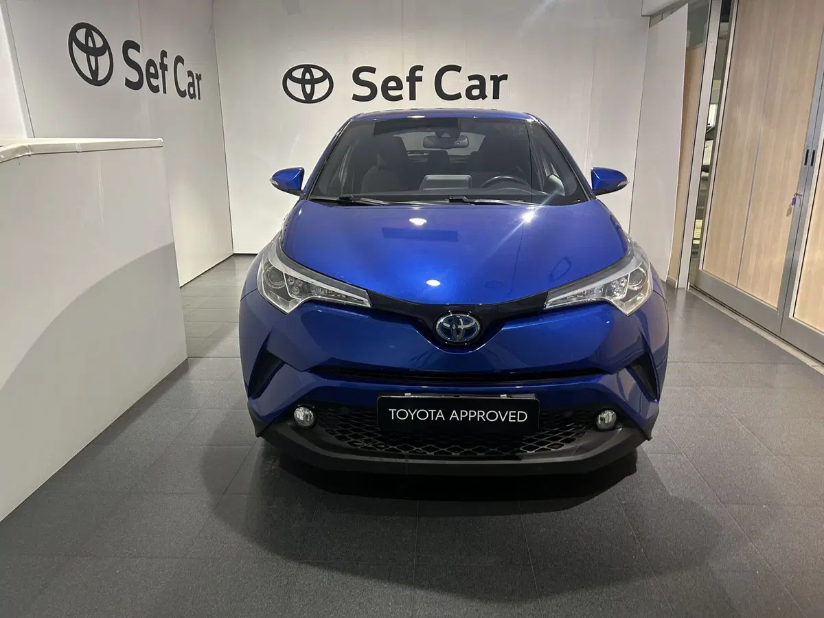 Toyota Toyota C-HR usata a Milano (4)