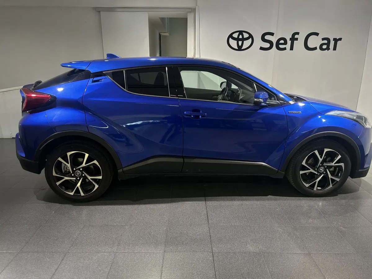Toyota Toyota C-HR usata a Milano (5)
