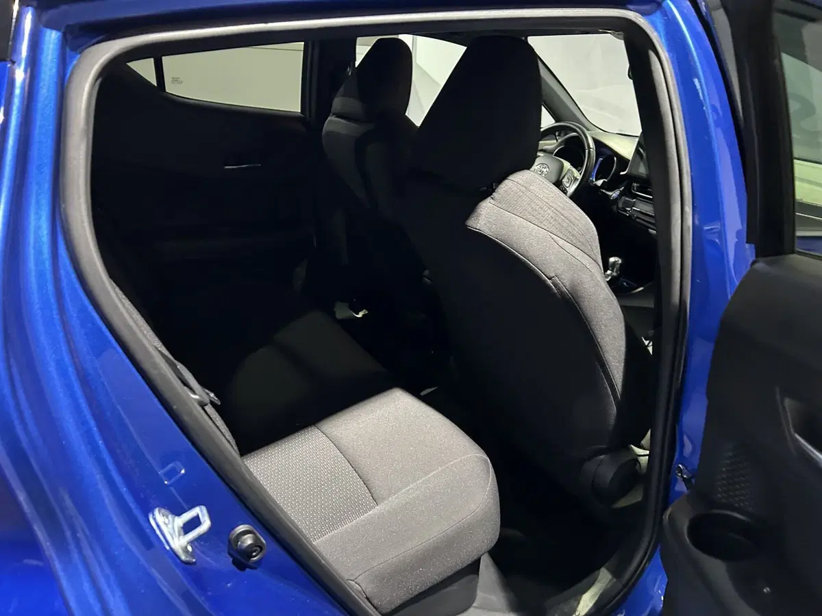 Toyota Toyota C-HR usata a Milano (8)