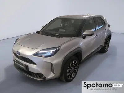 Toyota Yaris Cross Trend fwd 115cv e-cvt del 2022 usata a Milano