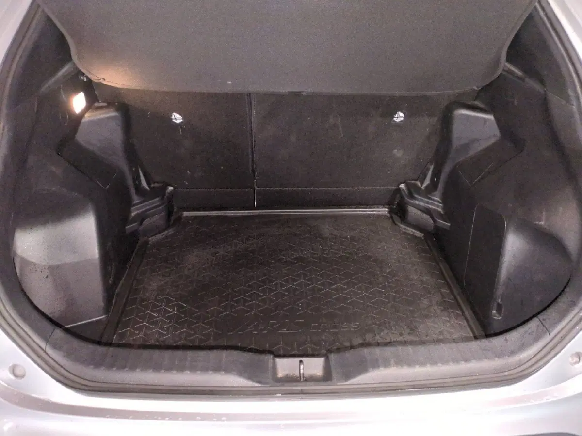 Toyota Yaris Cross usata a Milano (11)